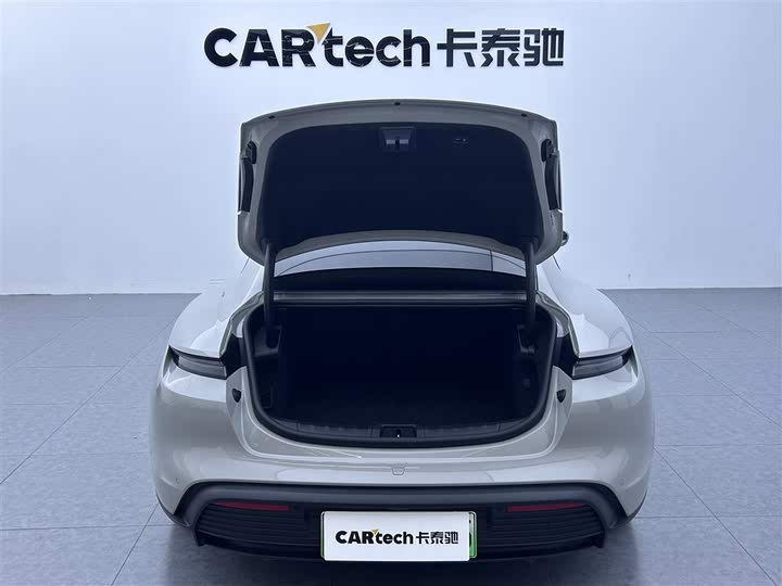 Фото 5 - Porsche Taycan