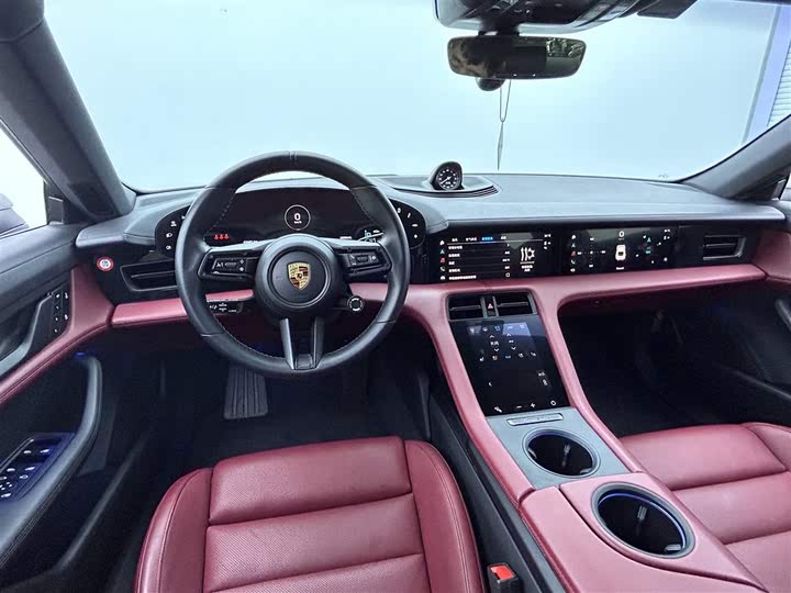 Фото 8 - Porsche Taycan