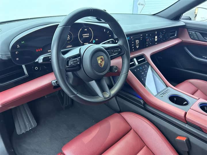 Фото 9 - Porsche Taycan