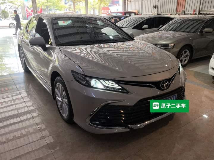 Фото 4 - Toyota Camry