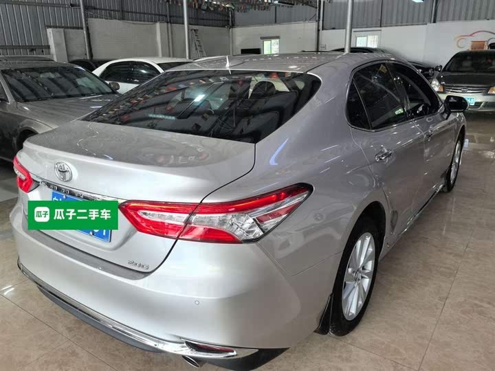 Фото 7 - Toyota Camry