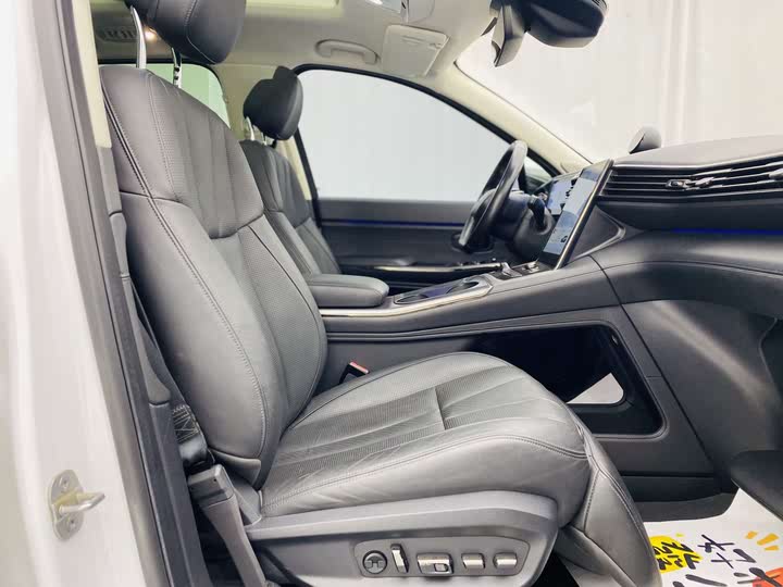 Фото 14 - Nio ES8