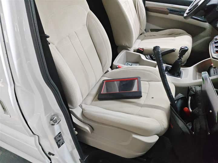 Фото 25 - Dongfeng Forthing Lingzhi M5