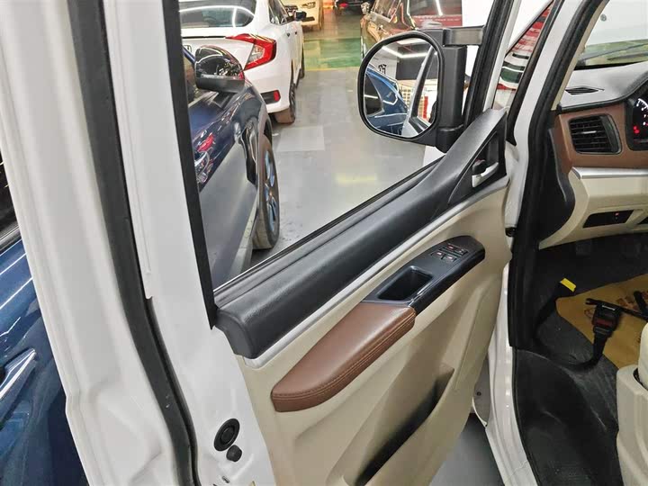 Фото 28 - Dongfeng Forthing Lingzhi M5