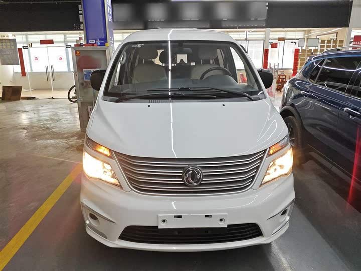 Фото 3 - Dongfeng Forthing Lingzhi M5