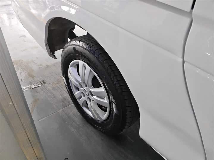 Фото 30 - Dongfeng Forthing Lingzhi M5