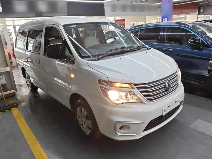 Фото 4 - Dongfeng Forthing Lingzhi M5