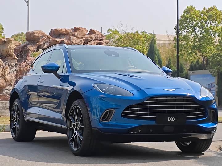 Фото 2 - Aston Martin DBX
