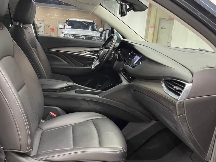 Фото 10 - Buick Enclave