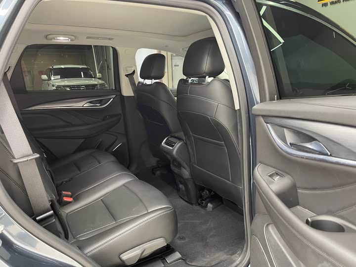 Фото 8 - Buick Enclave