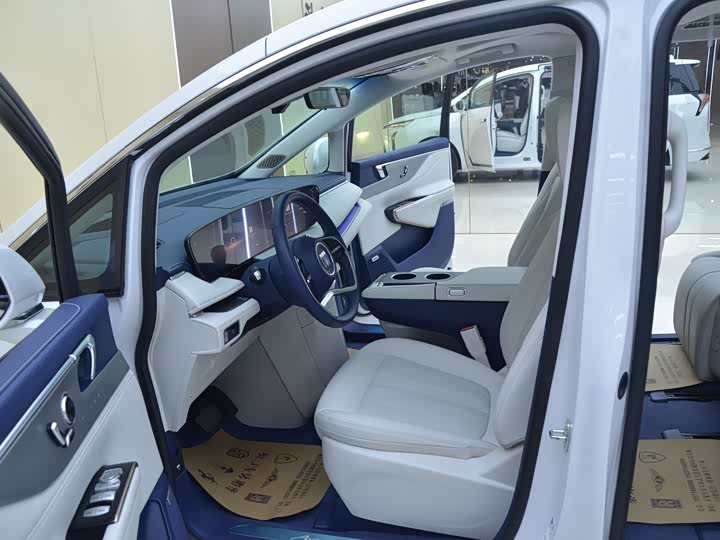 Фото 4 - Buick GL8 Hybrid