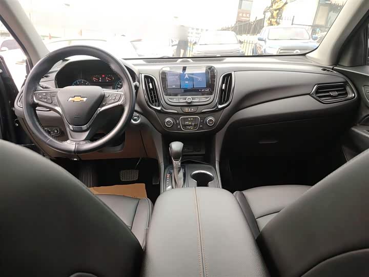 Фото 10 - Chevrolet Equinox