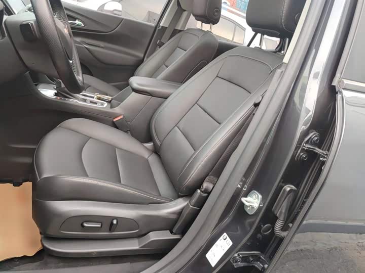 Фото 15 - Chevrolet Equinox