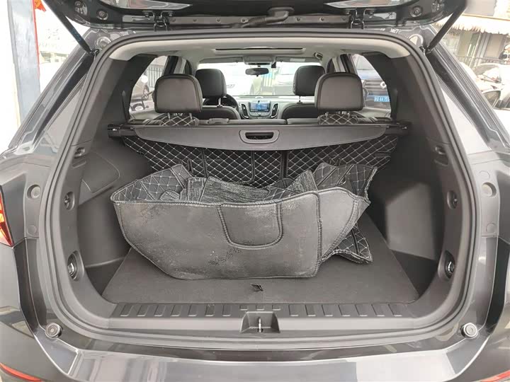 Фото 19 - Chevrolet Equinox