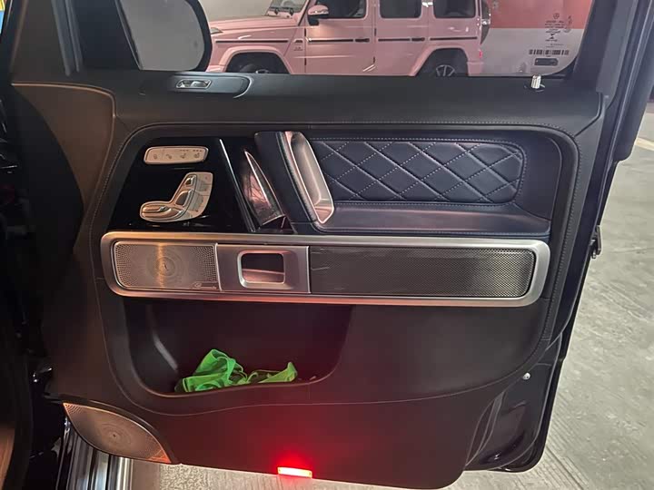 Фото 9 - Mercedes-Benz G-Class