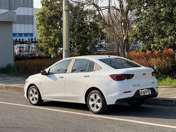 Фото 10 - Chevrolet Onix (Cavalier)