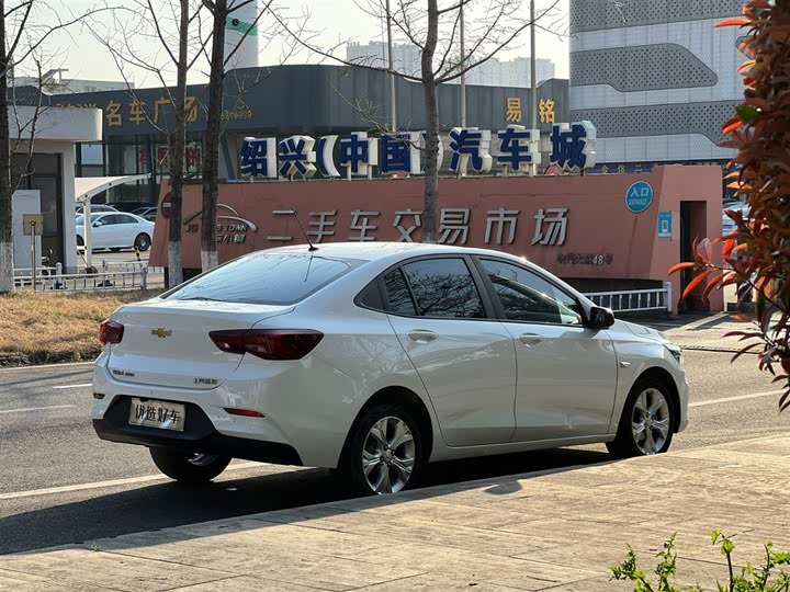 Фото 13 - Chevrolet Onix (Cavalier)