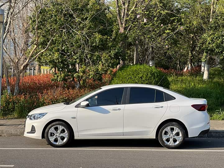 Фото 5 - Chevrolet Onix (Cavalier)