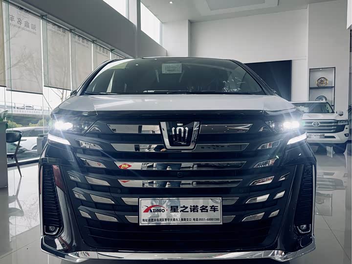 Фото 1 - Toyota Vellfire