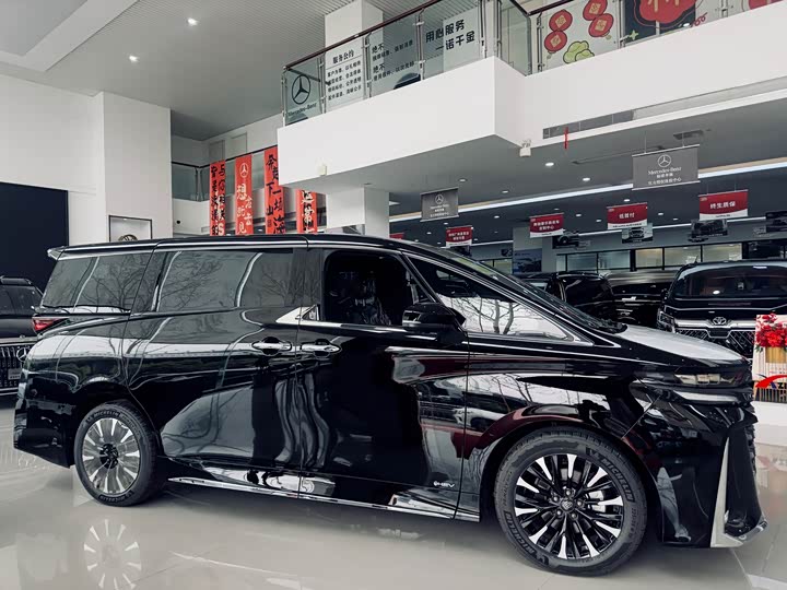 Фото 2 - Toyota Vellfire