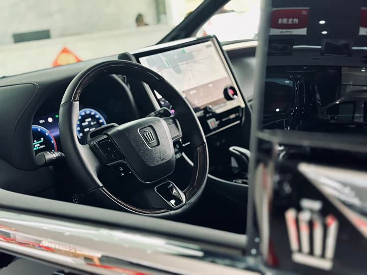 Фото 5 - Toyota Vellfire