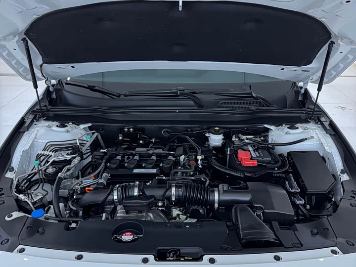 Фото 4 - Honda Accord