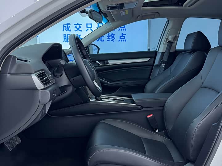 Фото 6 - Honda Accord