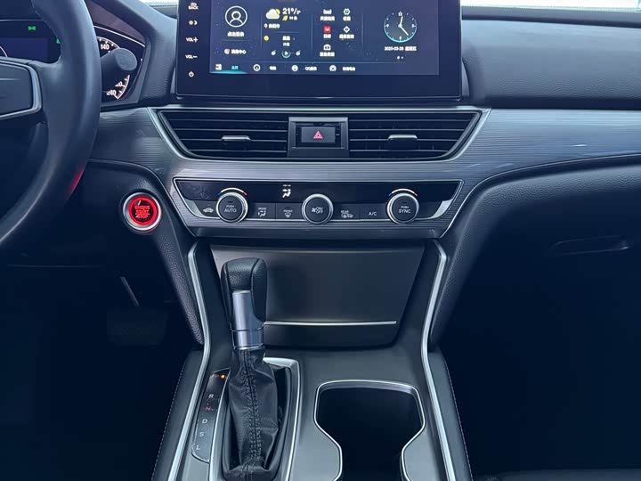 Фото 8 - Honda Accord