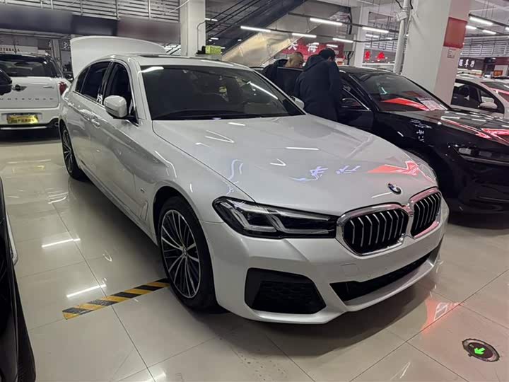 Zdjęcie 10 - BMW 5 Series