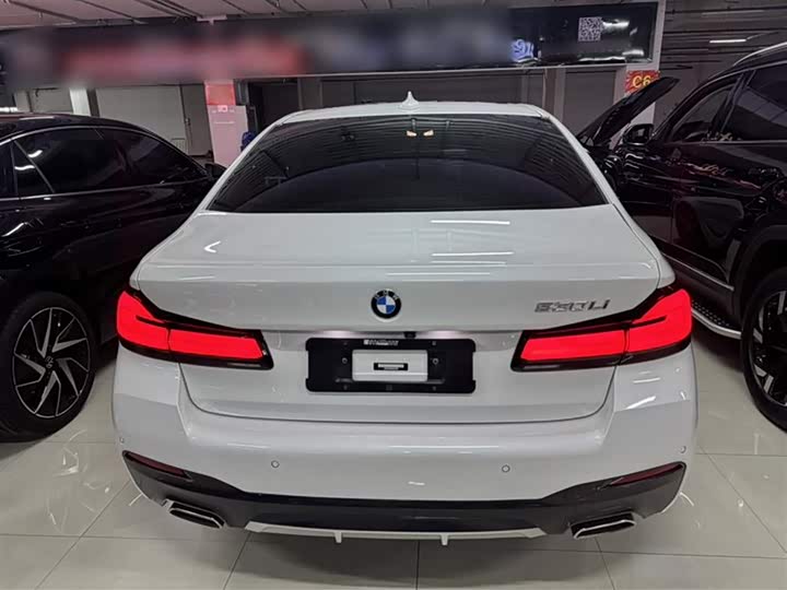 Zdjęcie 14 - BMW 5 Series