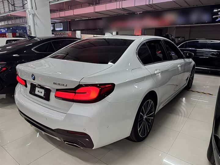 Zdjęcie 15 - BMW 5 Series