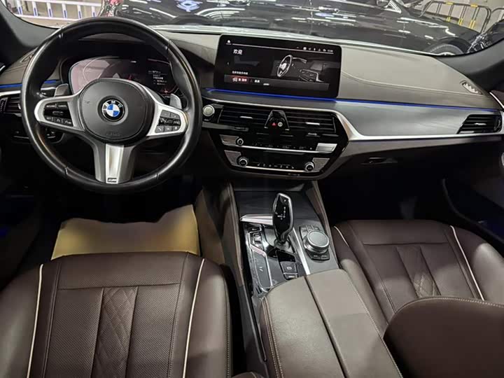 Zdjęcie 16 - BMW 5 Series