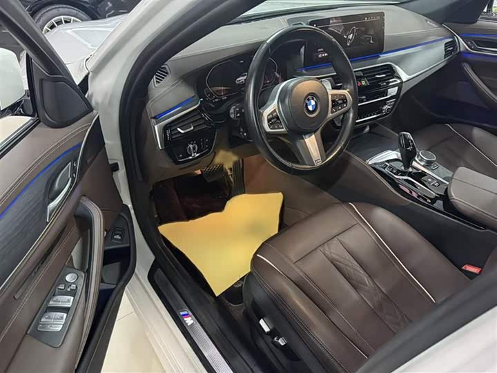Zdjęcie 20 - BMW 5 Series