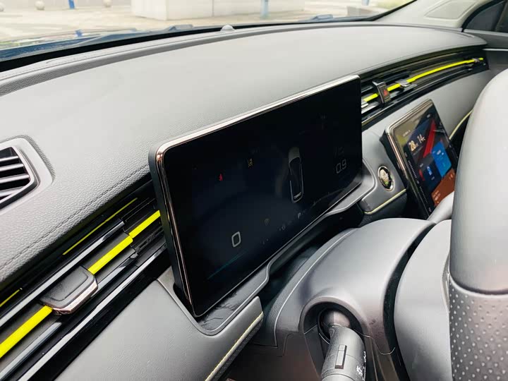 Фото 11 - Roewe RX5