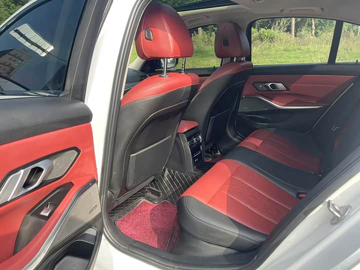 Фото 15 - BMW 3 Series