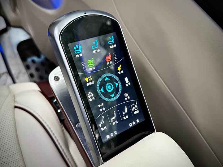 Фото 20 - Buick GL8 ES