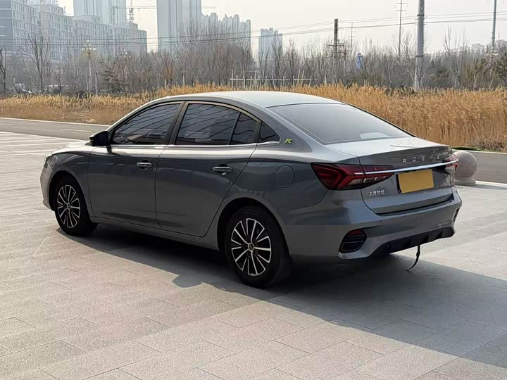 Фото 4 - Roewe i5