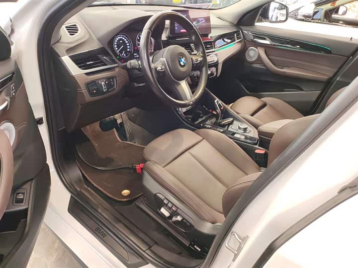 Фото 15 - BMW X2