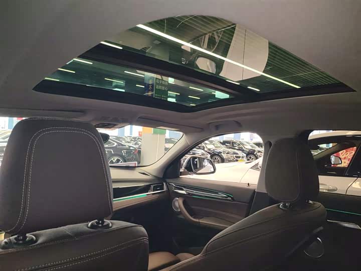 Фото 18 - BMW X2