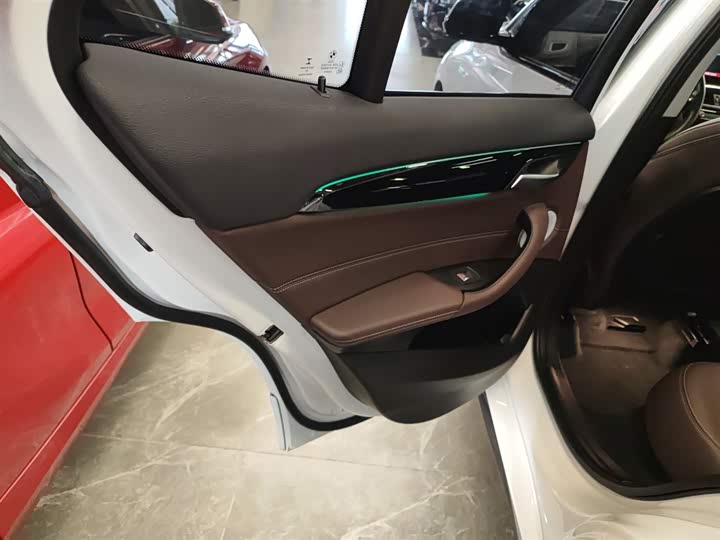 Фото 25 - BMW X2