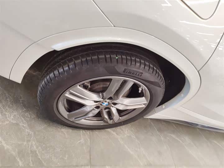 Фото 26 - BMW X2