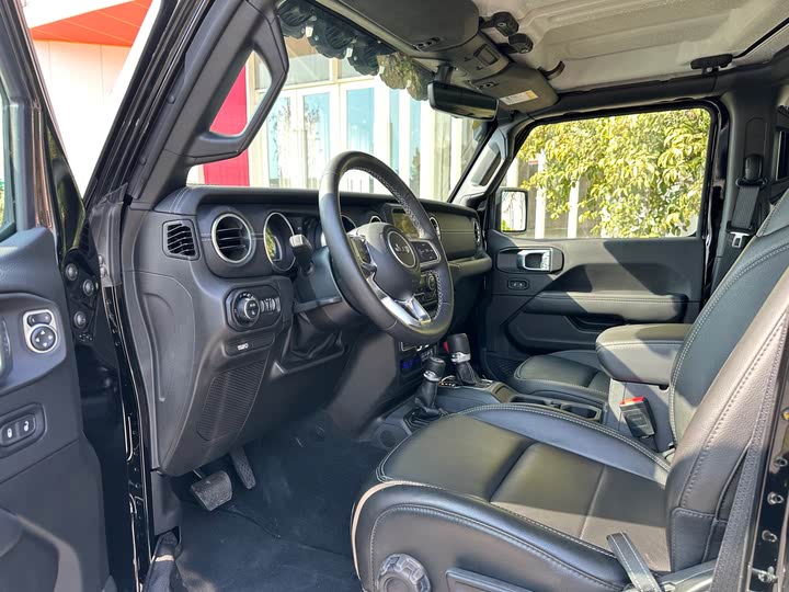 Фото 7 - Jeep Gladiator