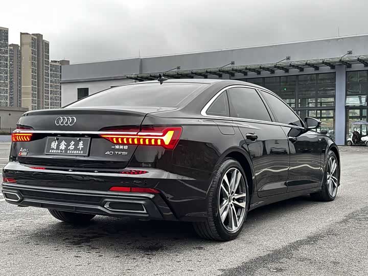Фото 16 - Audi A6L