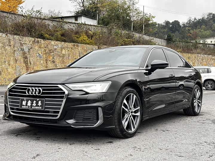 Фото 2 - Audi A6L
