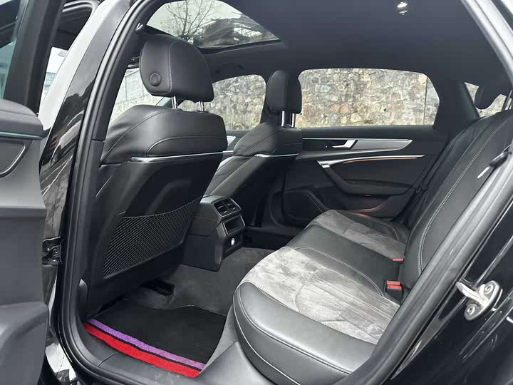 Фото 6 - Audi A6L