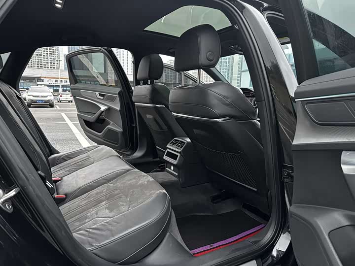 Фото 7 - Audi A6L