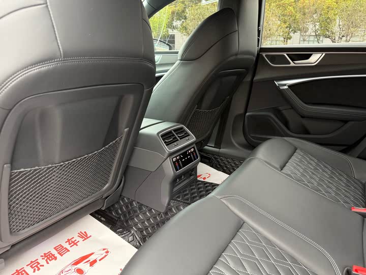 Фото 9 - Audi A7