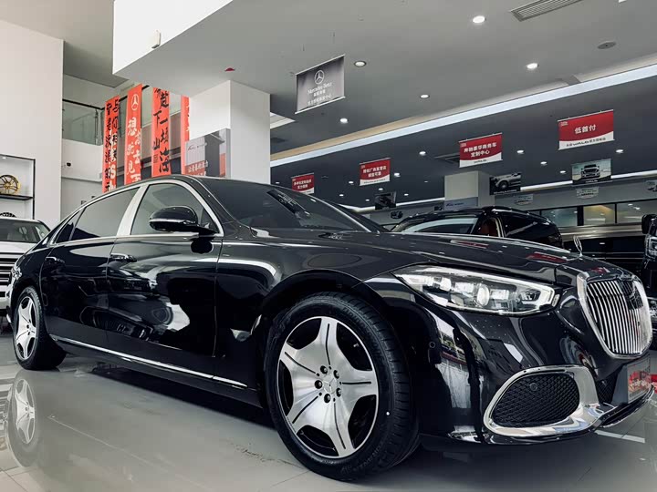 Photo 2 - Mercedes-Benz Maybach S-Class