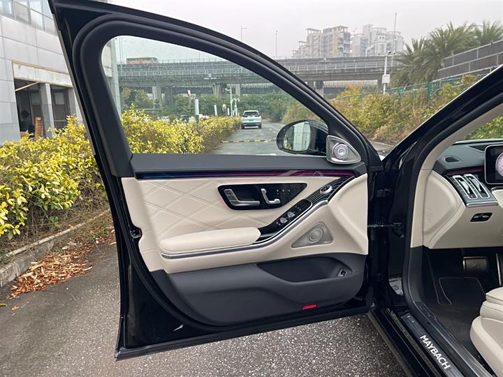 Фото 7 - Mercedes-Benz Maybach S-Class