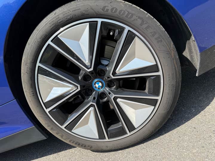 Фото 14 - BMW i3